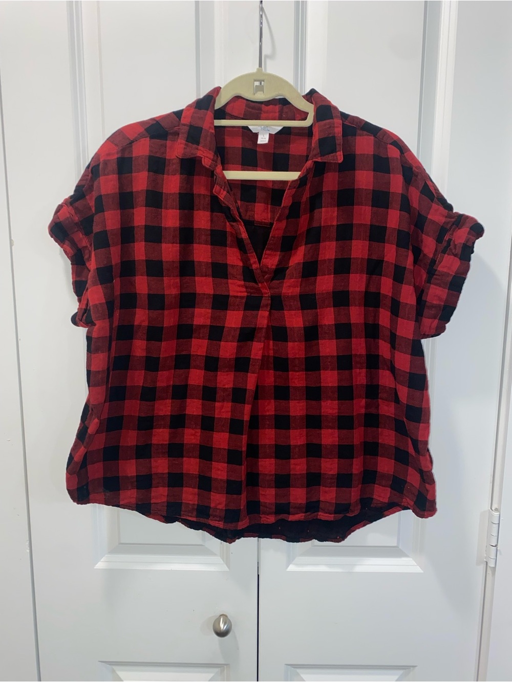 Time and Tru Red and Black Plaid Short-Sleeve Top